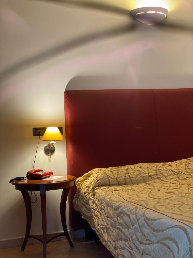 Lion'S Hotel Falerna Buitenkant foto