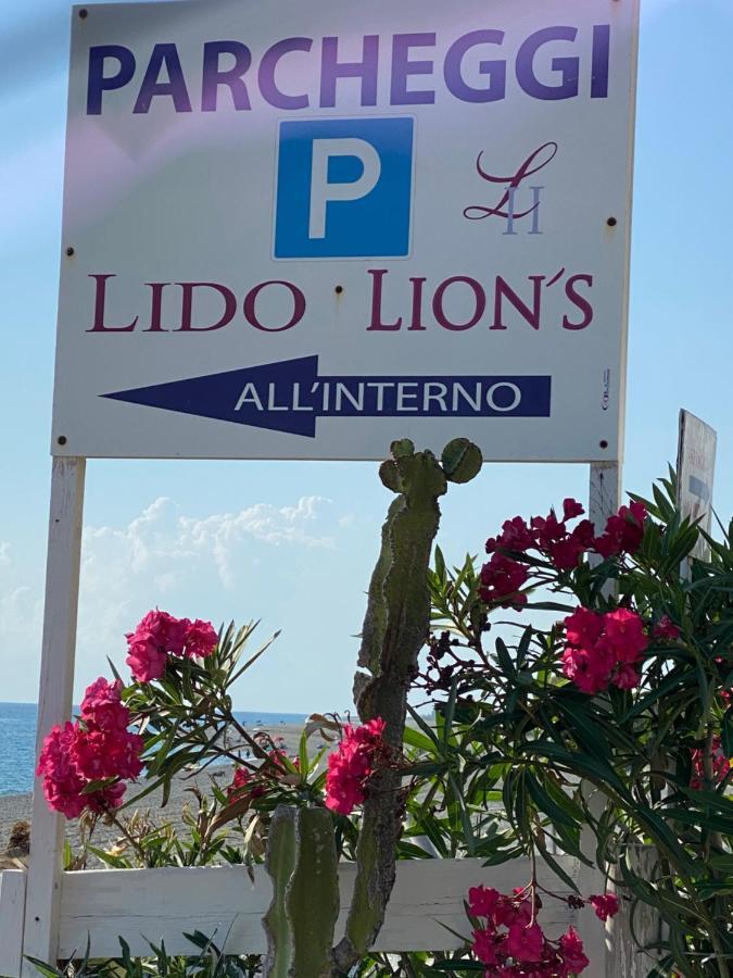 Lion'S Hotel Falerna Buitenkant foto