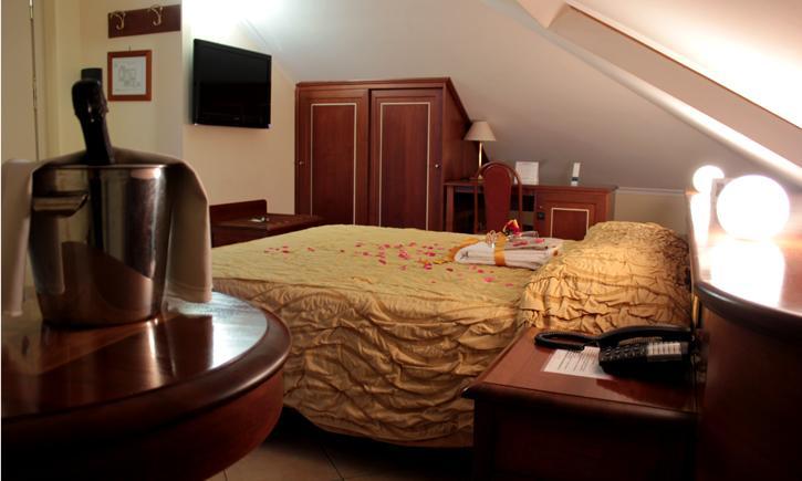 Lion'S Hotel Falerna Buitenkant foto
