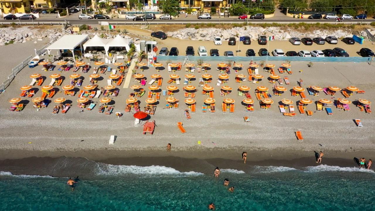 Lion'S Hotel Falerna Buitenkant foto