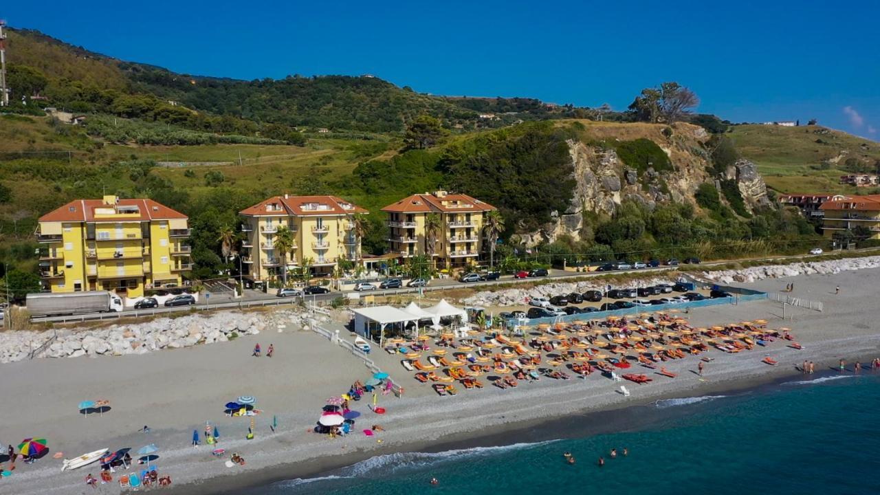 Lion'S Hotel Falerna Buitenkant foto
